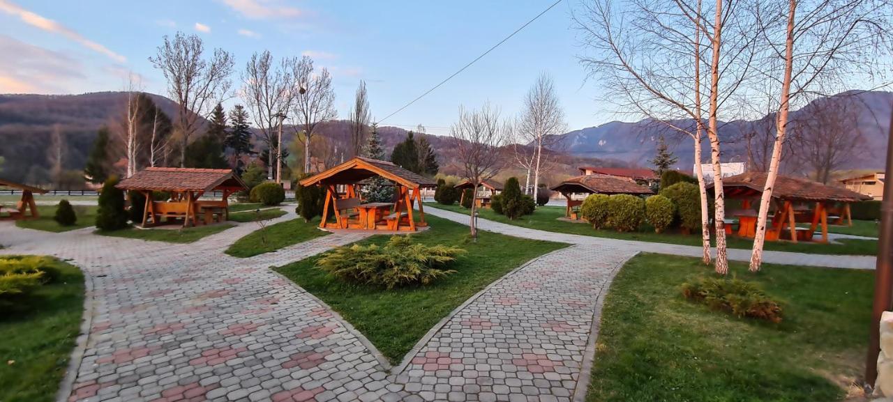 Poiana Rasnoavei Hotel Risnov Exterior photo