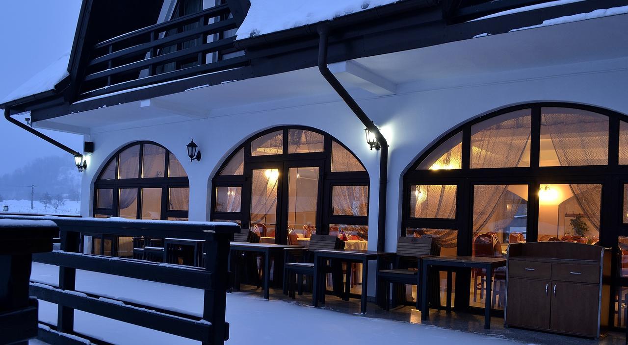 Poiana Rasnoavei Hotel Risnov Exterior photo